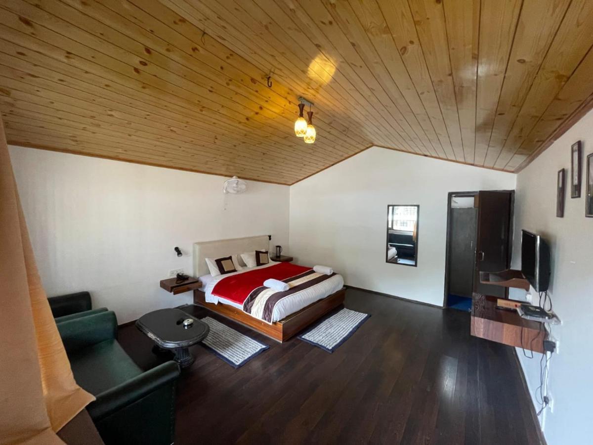 Flora Hills View Hotel Manāli Eksteriør billede