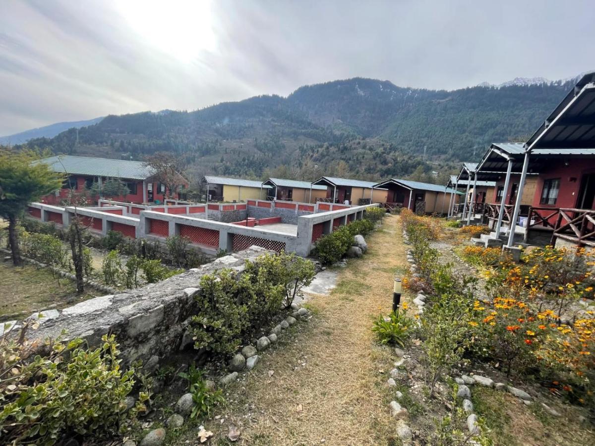 Flora Hills View Hotel Manāli Eksteriør billede